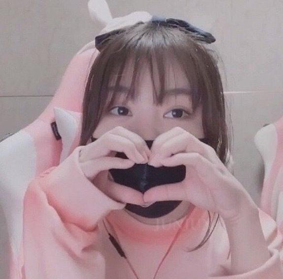 一条小团团|小团团下定决心减肥，正打算实施，却被土豪粉丝劝说不准节食