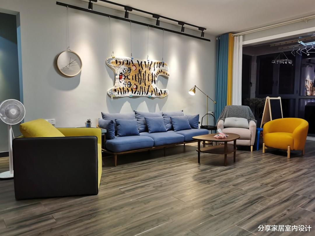 |辛苦花了一年终于搬新家，不安装吊顶，不做电视墙，反而更耐看！