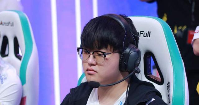 v5战队|TES败了！赛后西卡评价V5：JKL下路被爆了，Samd像极了UZI