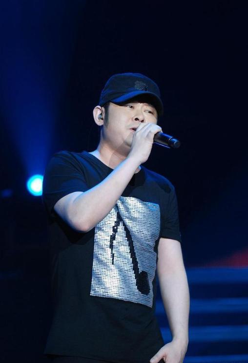 刀郎|当年爆火后的刀郎为何突然消失?高晓松:我把他的专辑扔垃圾桶