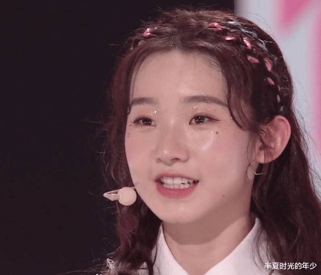 「夏之光」张艺凡自我介绍就想哭,有谁注意节目组的救场方式?夏之光意外躺枪