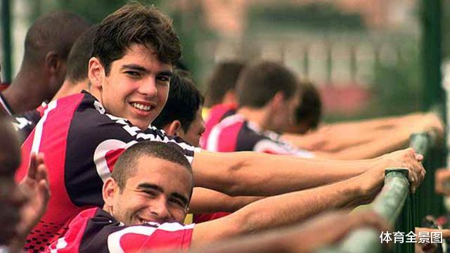 卡卡:卡卡再迎人生巅峰,现任老婆比前妻还要漂亮,不久便会迎来第三子