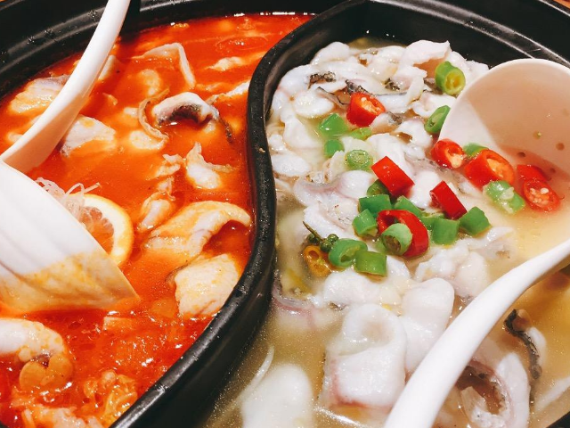 「大姨妈」女孩子来“大姨妈”,使劲吃3物,或排出子宫污血,体重“哗哗降”