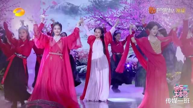 白梦妍|《快乐大本营》赵露思白鹿吴昕同台比古装,赵露思不敌白鹿,吴昕站C位