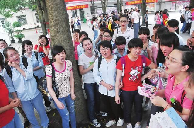 :为啥高考迟到15分钟后,就禁止进考场?其实这里面“暗藏玄机”