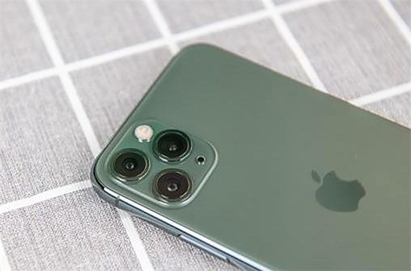iphone11|为iPhone12让路，从9599跌至7599，大屏三摄+iOS14
