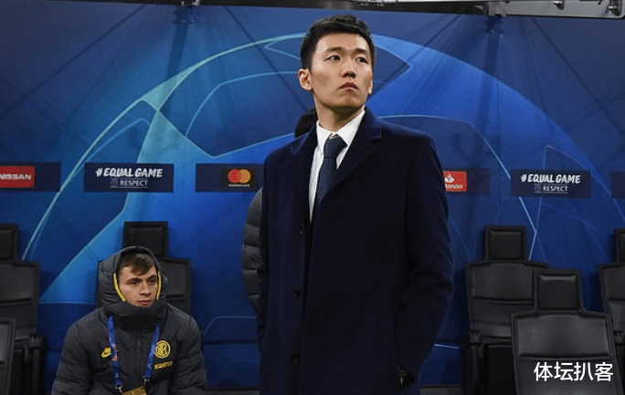 张康阳|张康阳返回意大利！座驾曝光：蓝黑定制款，售价不到17万人民币