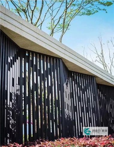 「」庭院景墙，竟能如此别具一格！