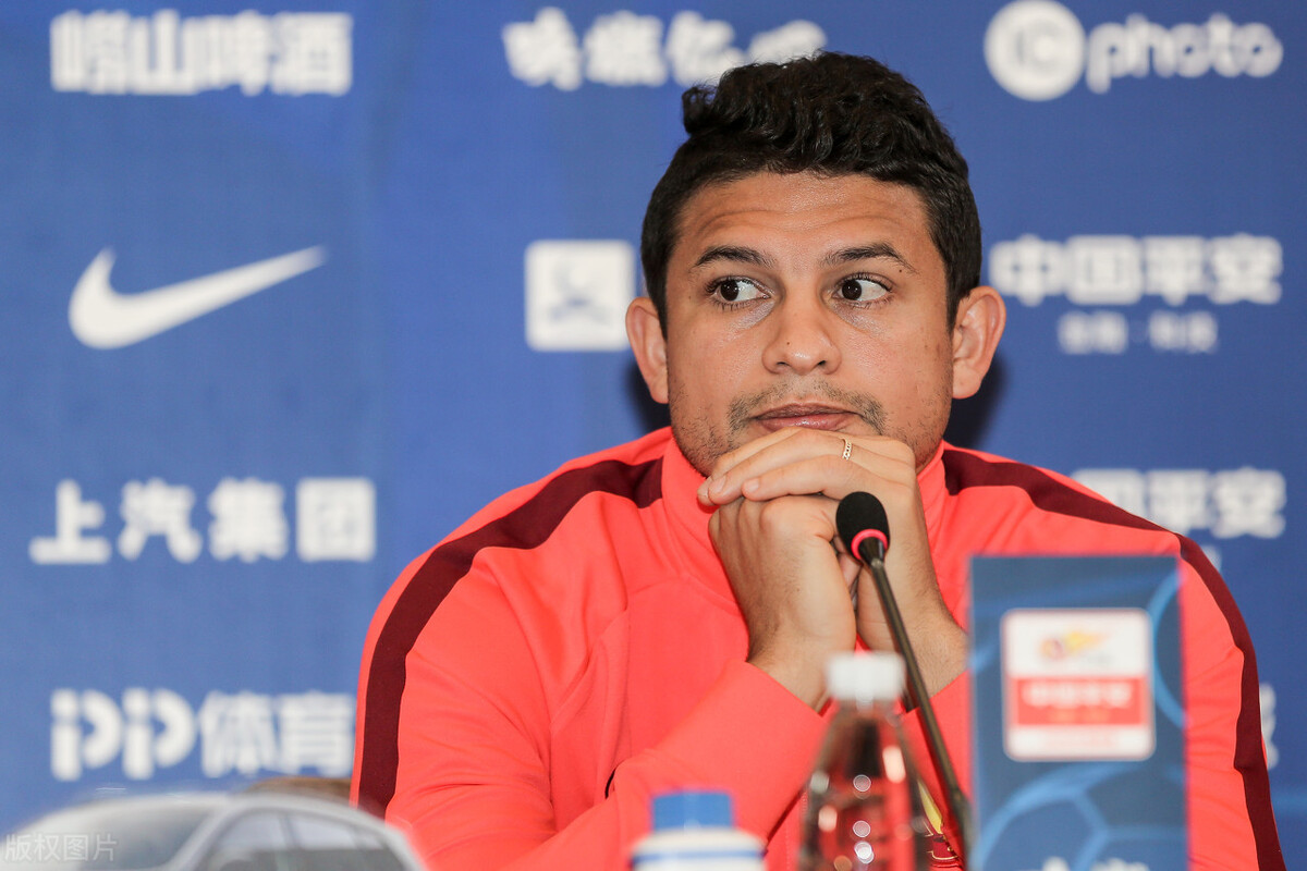 广州恒大|恒大战建业首发浮出水面，艾克森重回首发，保利尼奥“弟弟”顶替韦世豪