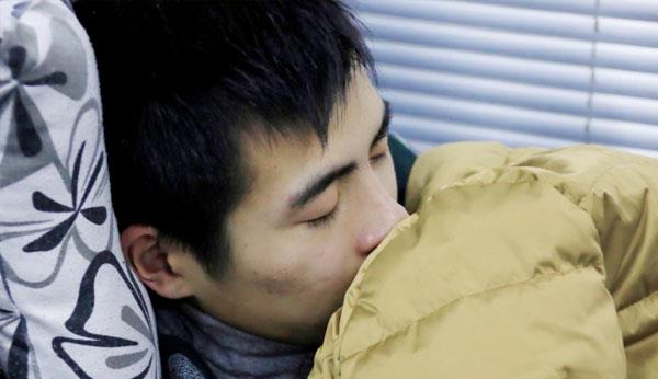 「睡眠」半夜睡觉时,双腿猛然一抖,抽筋、流口水分别意味着什么?