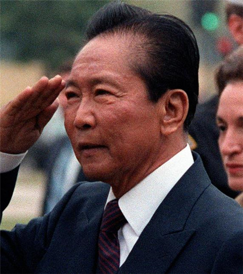 和珅|顶级贪官有多贪？和珅在他面前都不值一提，卷走财产后去美国养老