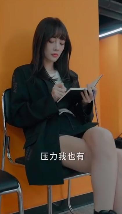 「李小璐」李小璐瘦成皮包骨带亲妹妹直播？惨遭网友谩骂，令她一度不敢抬头看屏幕