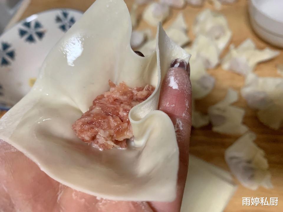 馄饨|早餐不将就，吃上一碗胃里暖乎乎，美味又营养，大人孩子都爱吃