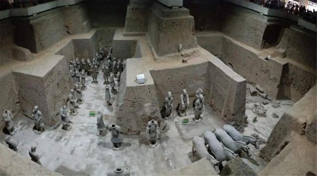 秦始皇帝陵|秦始皇陵里到底浇灌了多少水银？看了山顶的石榴树，就能明白了