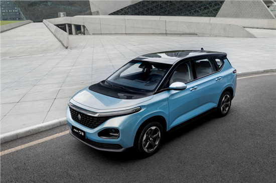 『丰田凯美瑞』宝俊RM5、比亚迪宋MAX、长安欧尚科尚，哪个最值得入手？