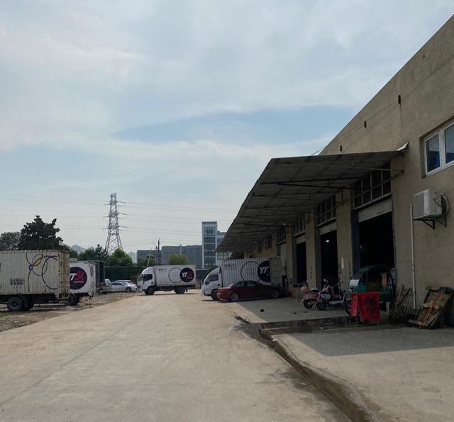 电商在线|18岁辍学当古惑仔，30岁退伍后成网红，他凭什么吸引200万粉丝？