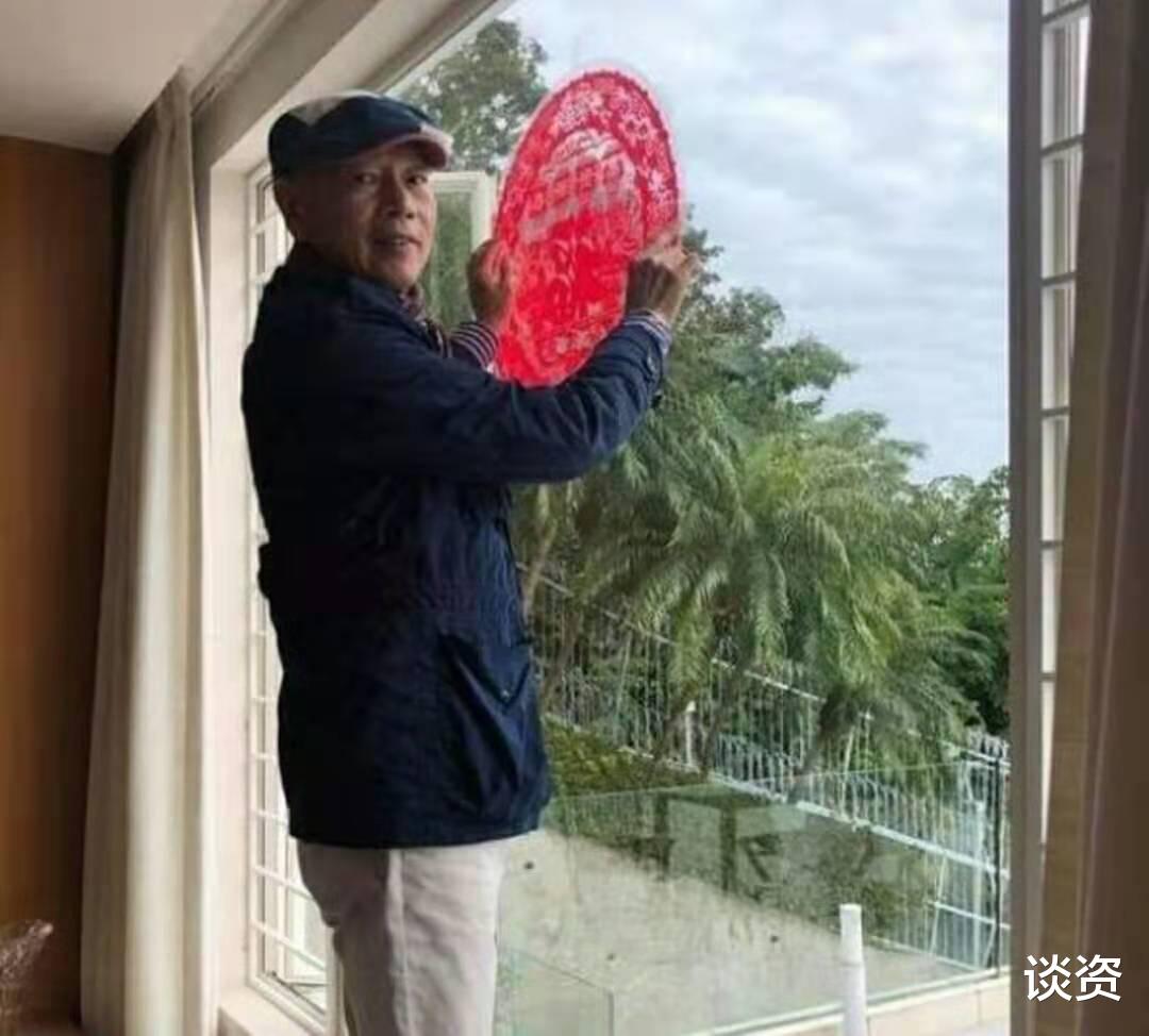 灌篮3|汪明荃在豪宅晾晒包，50多个名牌包堆放，场面十分壮观