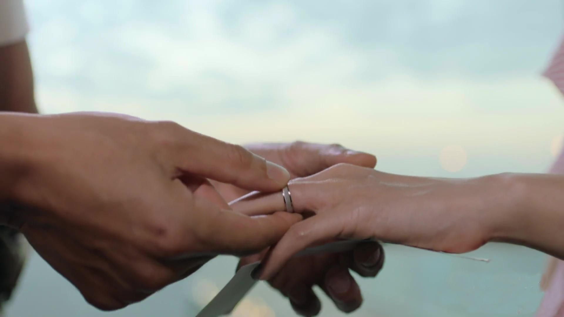 机场特警■《机场特警》大结局预告:Easy被天机挟持命悬一线,辛仔向嚣张表白