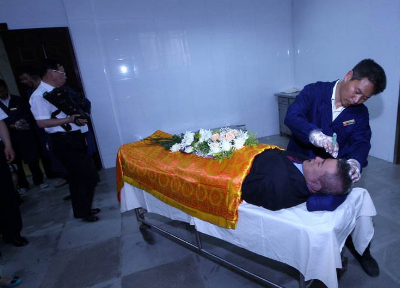 【】为什么人去世了还要化妆打扮？不是封建迷信，是有科学依据的！