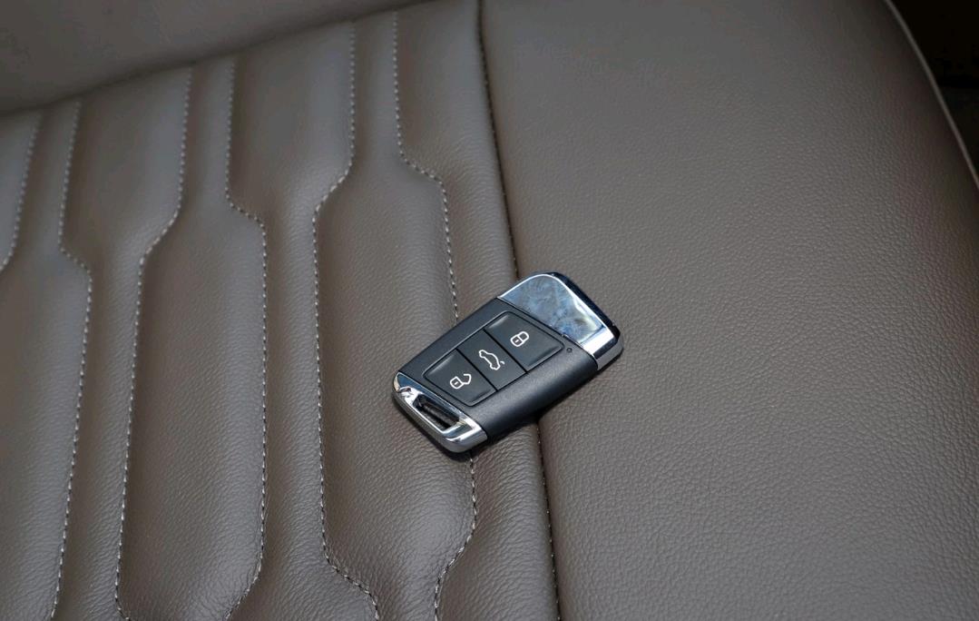 [大众帕萨特]大众帕萨特2.0T全款落地多少钱，值得购买吗？月销量1.58万台