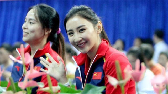 「」何雯娜豪宅装修惨被坑！满屋白色什么鬼？换我我也能设计出来