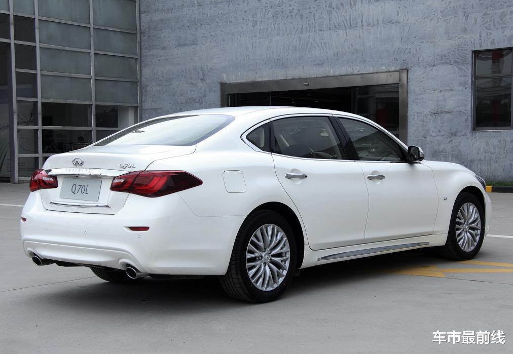 『英菲尼迪Q70L』最惨的日系豪车，比A6大一圈，7系档次卖3系价格，快停产都无人问