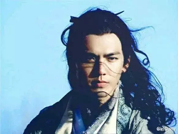 「钟汉良」钟汉良和小16岁谭松韵“官宣恋情”，我却想起当年的绝世白月光……