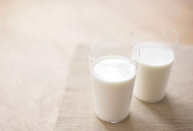 「胃癌」身体频繁出现4个表现,可能是胃癌“盯上”你了,尽早检查!