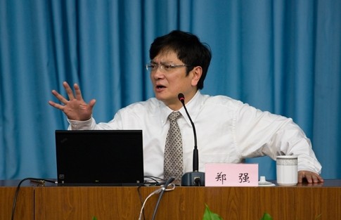 清华大学：由郑强教授来担任北大或者清华校长，能防止人才大量流失吗？