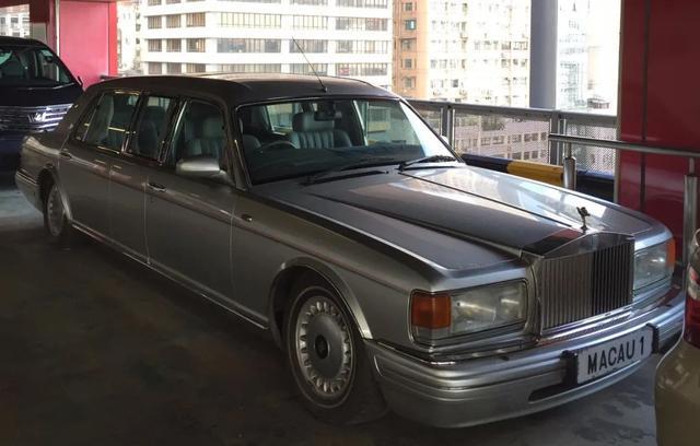 「劳斯莱斯幻影」赌王奢华座驾曝光！钱不钱的不重要，主要是这车牌太霸道