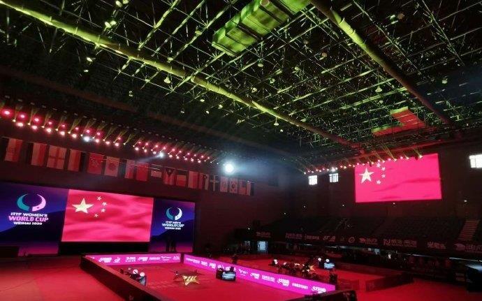 王楠|世乒赛，王楠带爱女观赛被质疑特权，乒迷怒怼：这就是人家办的