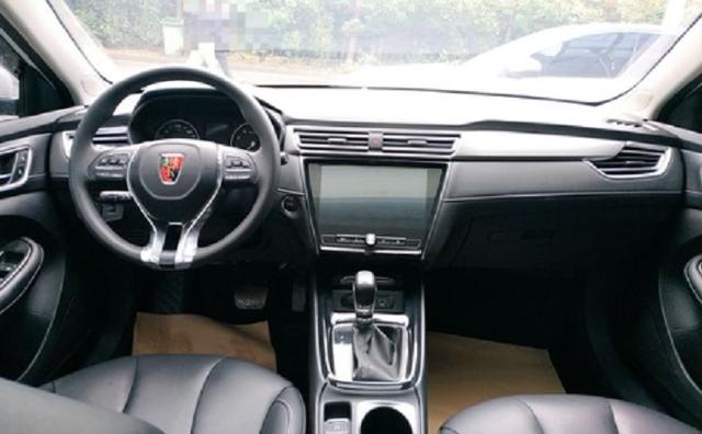 买车|预算6万买啥车？这款被称为\省油王\，一公里才3毛多！