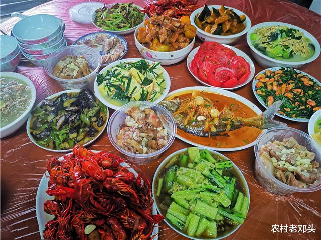 鸡杂|婆婆带亲戚来家中做客，我嫌外面贵自己下厨，一桌菜亲戚赞不绝口