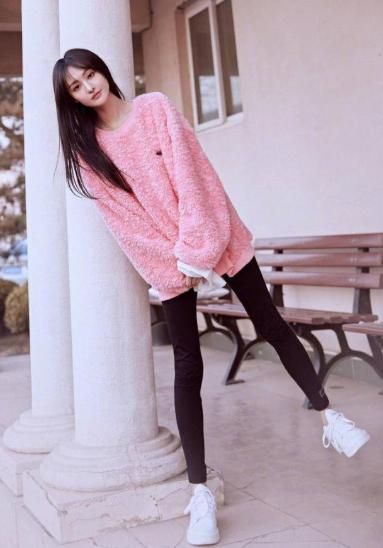 郑爽■娱乐圈唯一“邋遢”的女明星，终于正儿八经营业了，简直持靓行凶