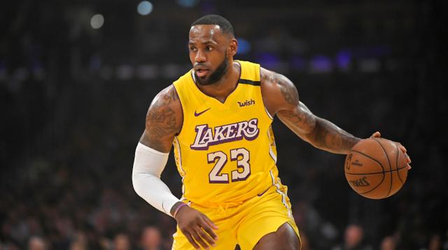 勒布朗·詹姆斯|35岁入选一阵有多难？NBA历史仅4人，看到他詹姆斯也要绝望