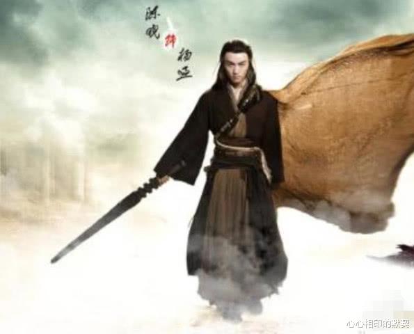 [杨过]4个版本的杨过“玄铁重剑”，网友：这就是原装、高仿、拼夕夕的区别？