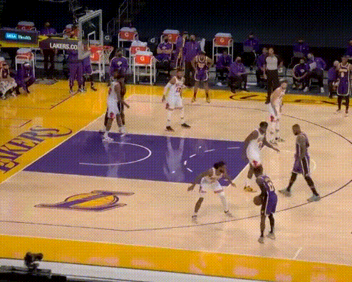 湖人队|德国小摩托！最后4.7秒！小黑百米跑酷+蛇皮走位：你追不上我吧