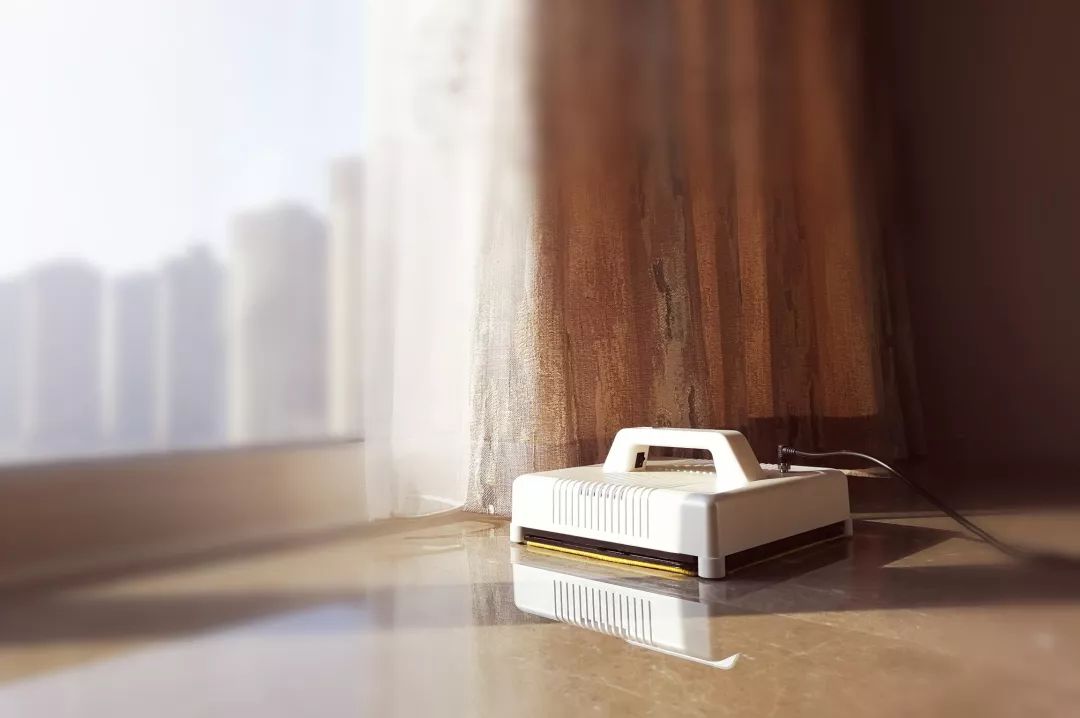 答应我别再用生命擦窗户了，交给擦窗机，又快又干净！