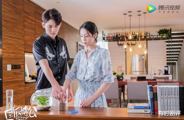 李溪芮|评分3.6！李溪芮的尬演神剧，善良女主给蜗牛遮雨，男主全程面瘫