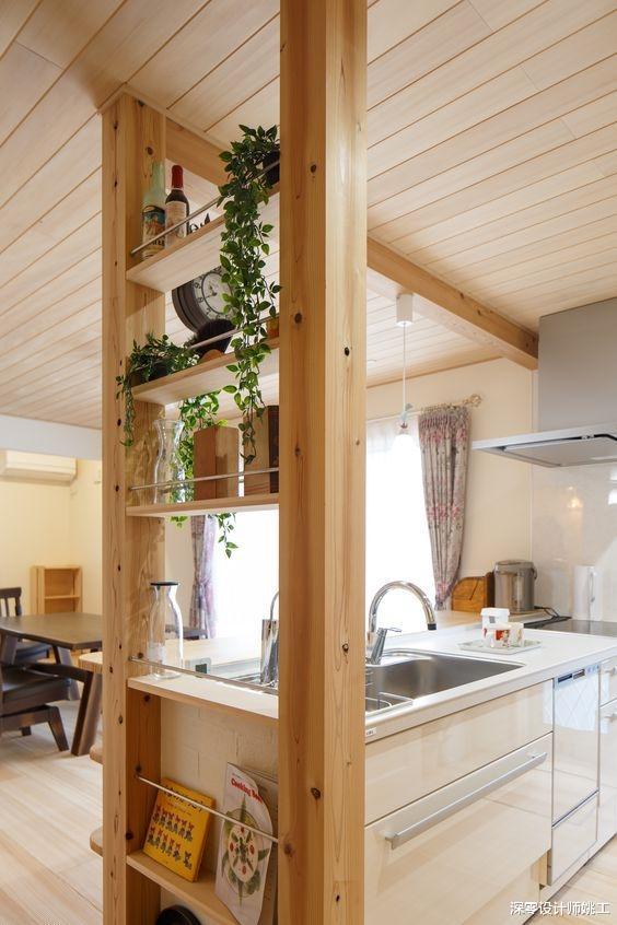 老年小妙招|厨房一端砌到顶，又折腾出2㎡收纳，内嵌设计，路过拿取甚是方便