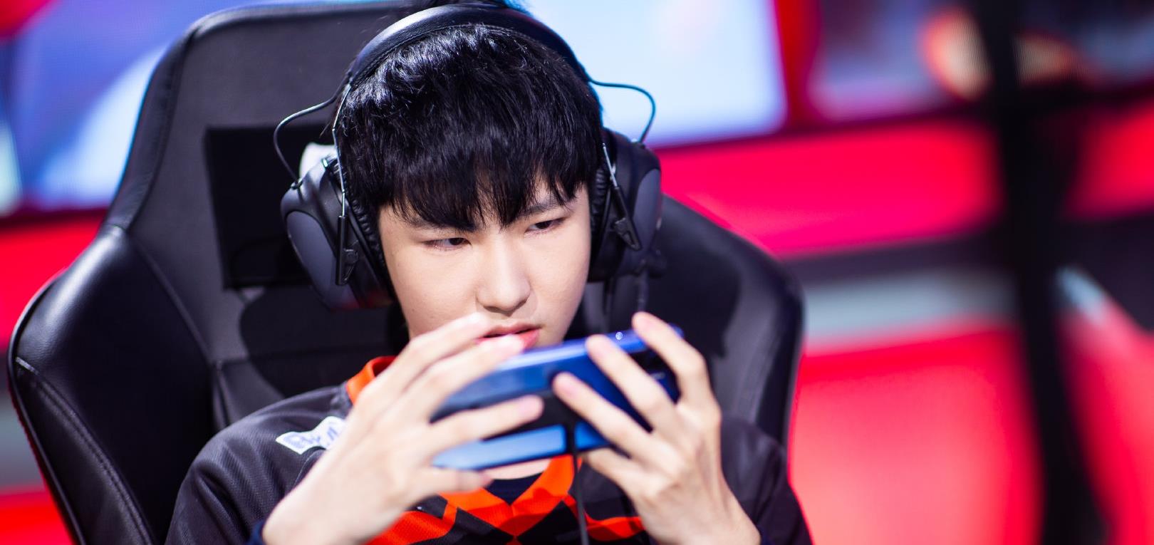 ag战队|AG八连胜之后，唯一一个坏消息出现了，季后赛首轮打克星？