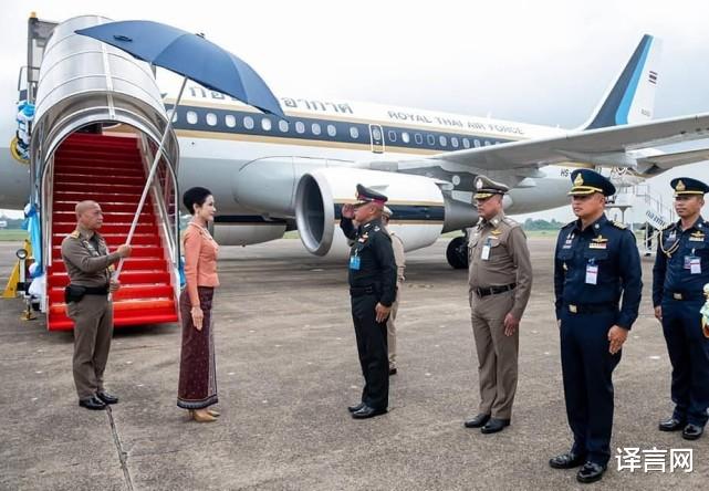 诗妮娜|泰国35岁诗妮娜贵妃干农活,穿迷彩裤英姿飒爽得泰王宠爱,瘦到皮包骨