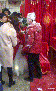 跳蚤市场|大学的跳蚤市场真的好,可以买到学长的电脑,学姐的床褥