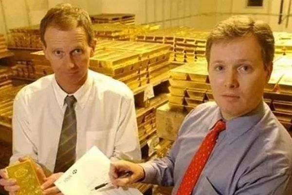 黄金|特朗普心疼要“崩”了！15国从美运回黄金，中国也打破沉默出手