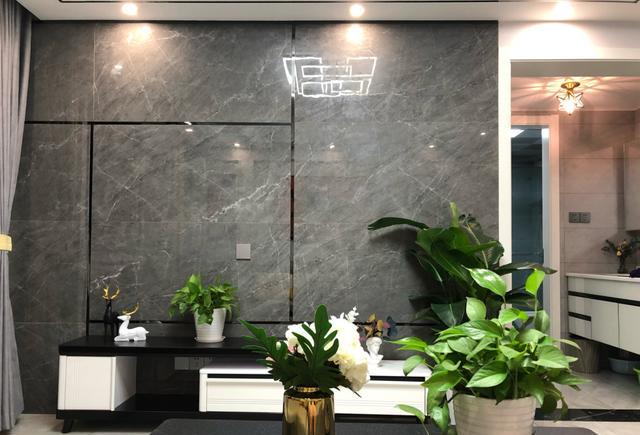 @不到20万的现代轻奢新房,吊灯是关键,忍不住给大家晒晒毕业照!