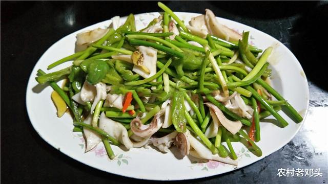 蒜苗|搬新家请亲戚吃饭,我花半天准备一桌菜,饭后婆婆给了个大红包!