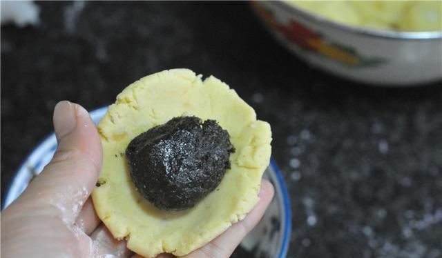 月饼|马上中秋了，吃月饼糍粑，不如吃它，鲜香软糯Q弹，比月饼更香！