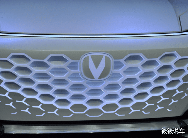 长安汽车|长安又来“搞事情”！新车长4米9左右，颜值堪比保时捷卡宴，配赛车方向盘