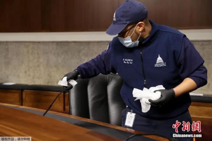 「快递」奥巴马批特朗普政府疫情应对是“灾难”，巴西死亡病例过万