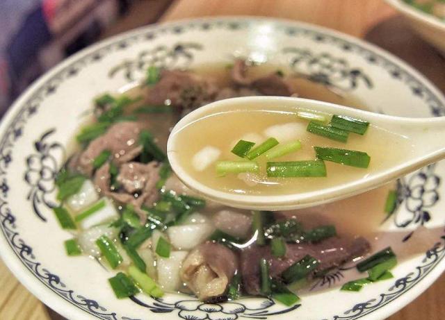 羊杂|羊杂汤里啥最值钱？别被店家坑了，量多不管用，有它才算正宗！